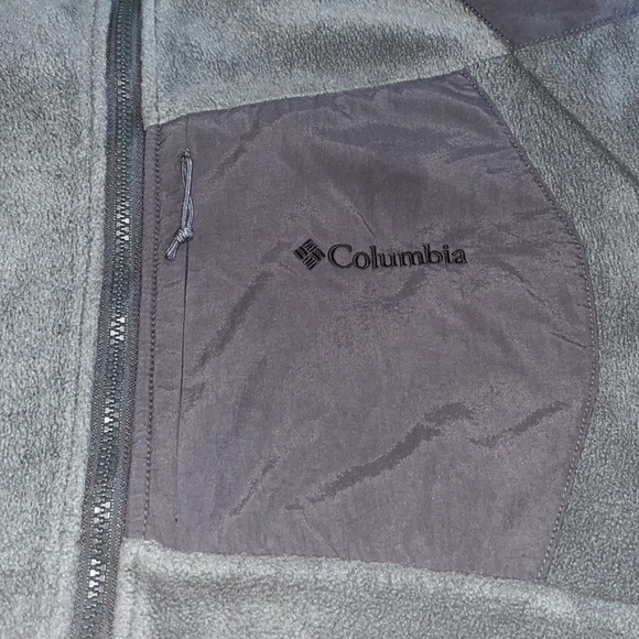 Columbia Zip Up - Picture 2 of 4